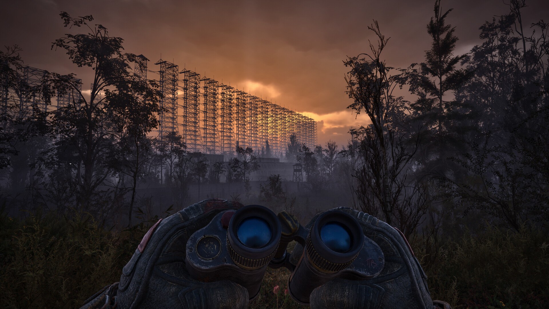 STALKER 2: Blick durch ein Fernglas auf ein verlassenes Hochhaus bei Sonnenuntergang