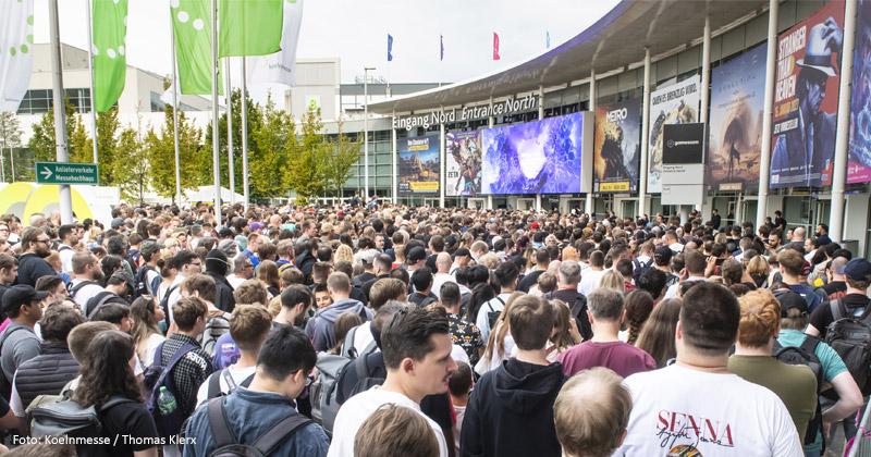 Gamescom: Besucher strömen in die Eingänge