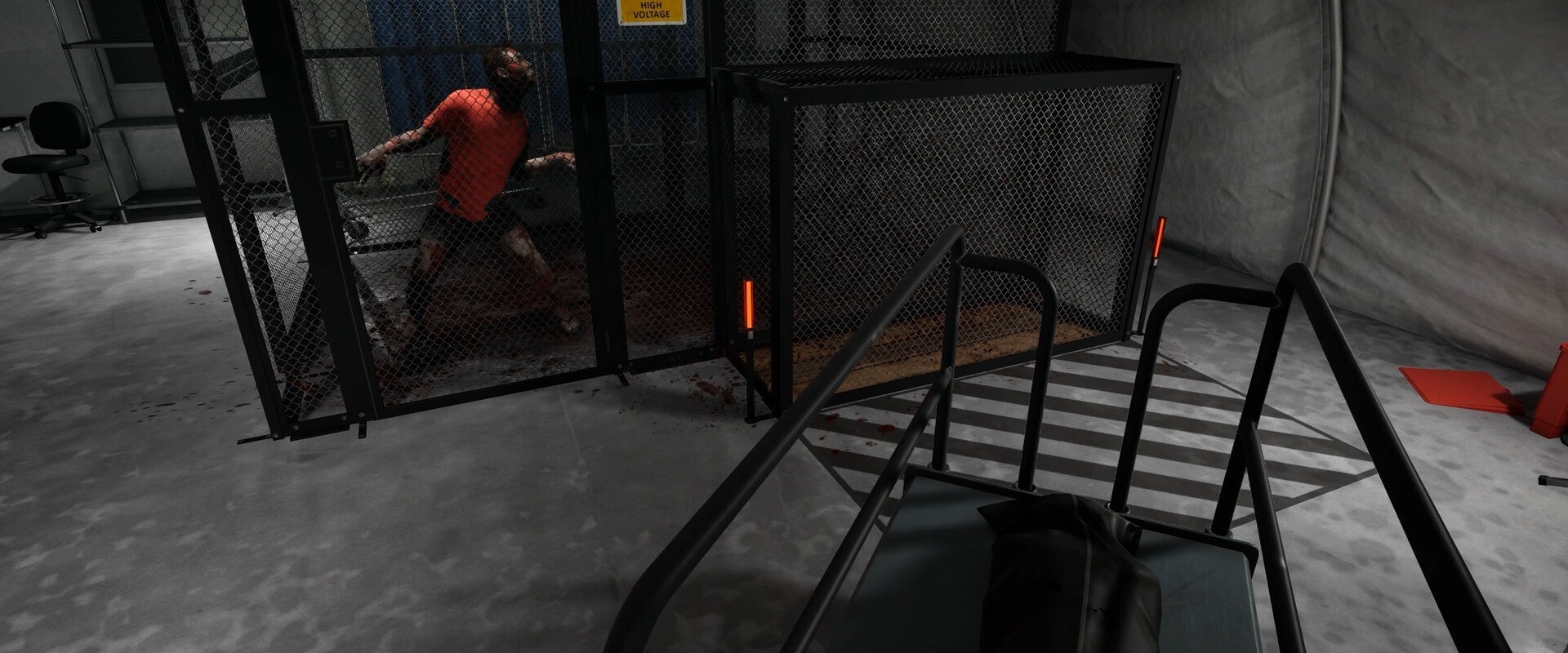 Quarantine Zone: The Last Check: Ein Infizierter in einem Käfig im Labor