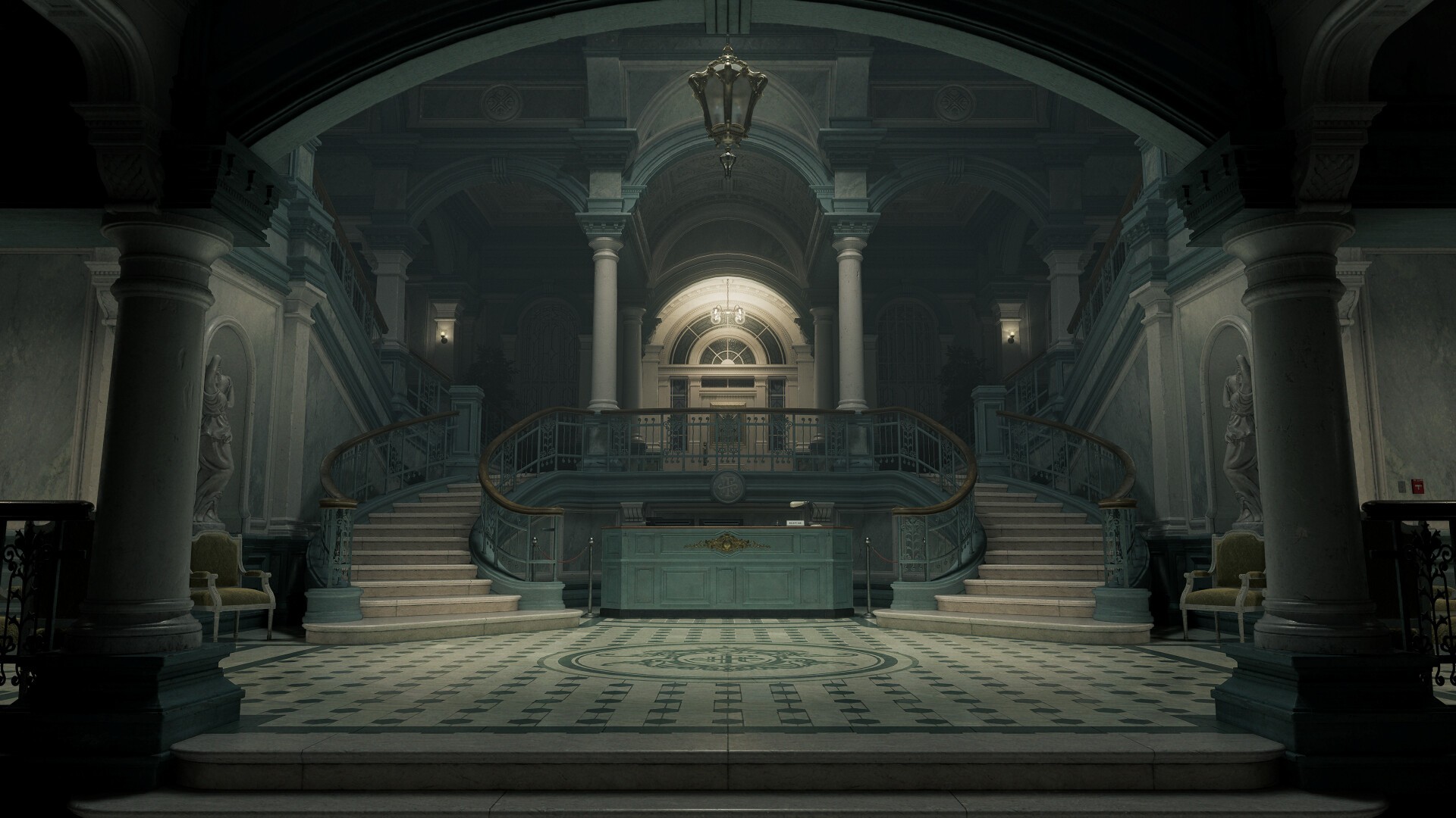 Resident Evil Requiem: Prunkvolle Eingangshalle mit Treppen und Säulen