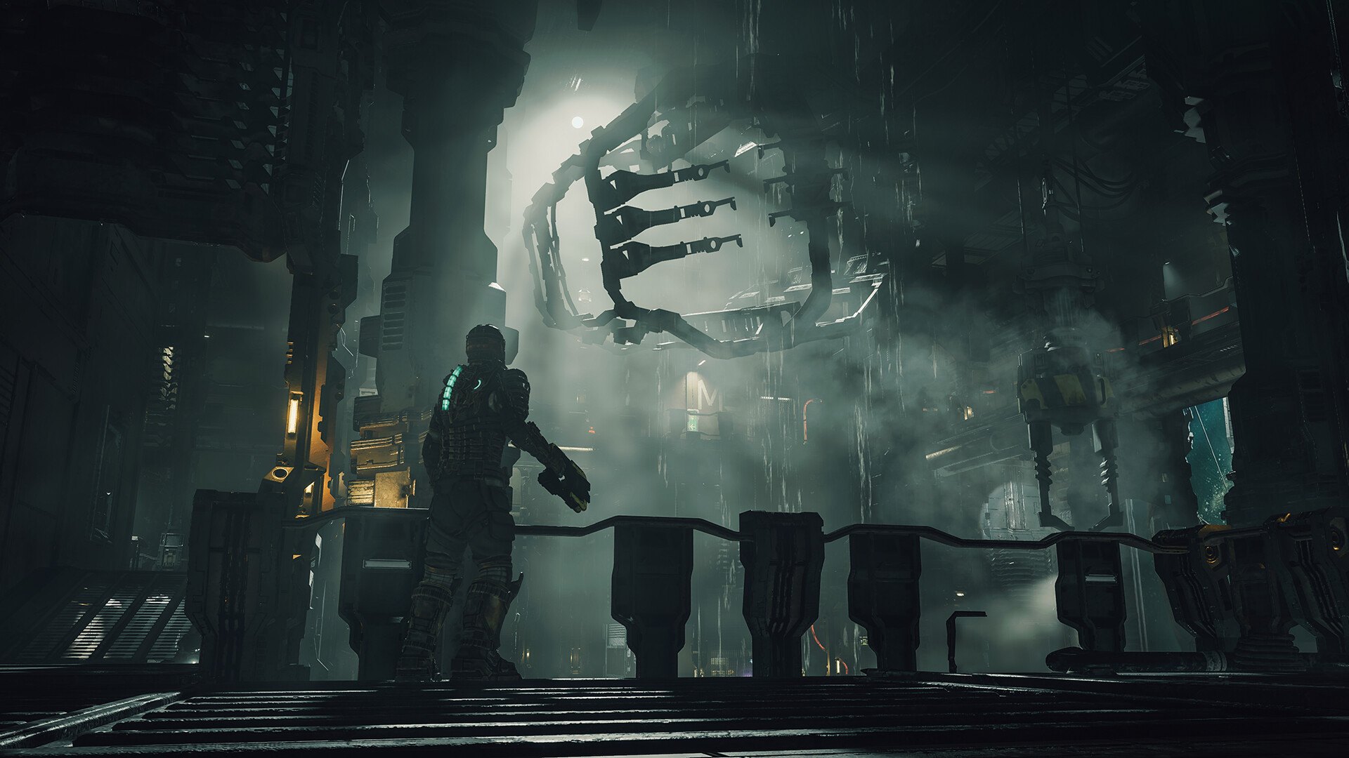 Dead Space – Isaac in einer Halle der USG Ishimura