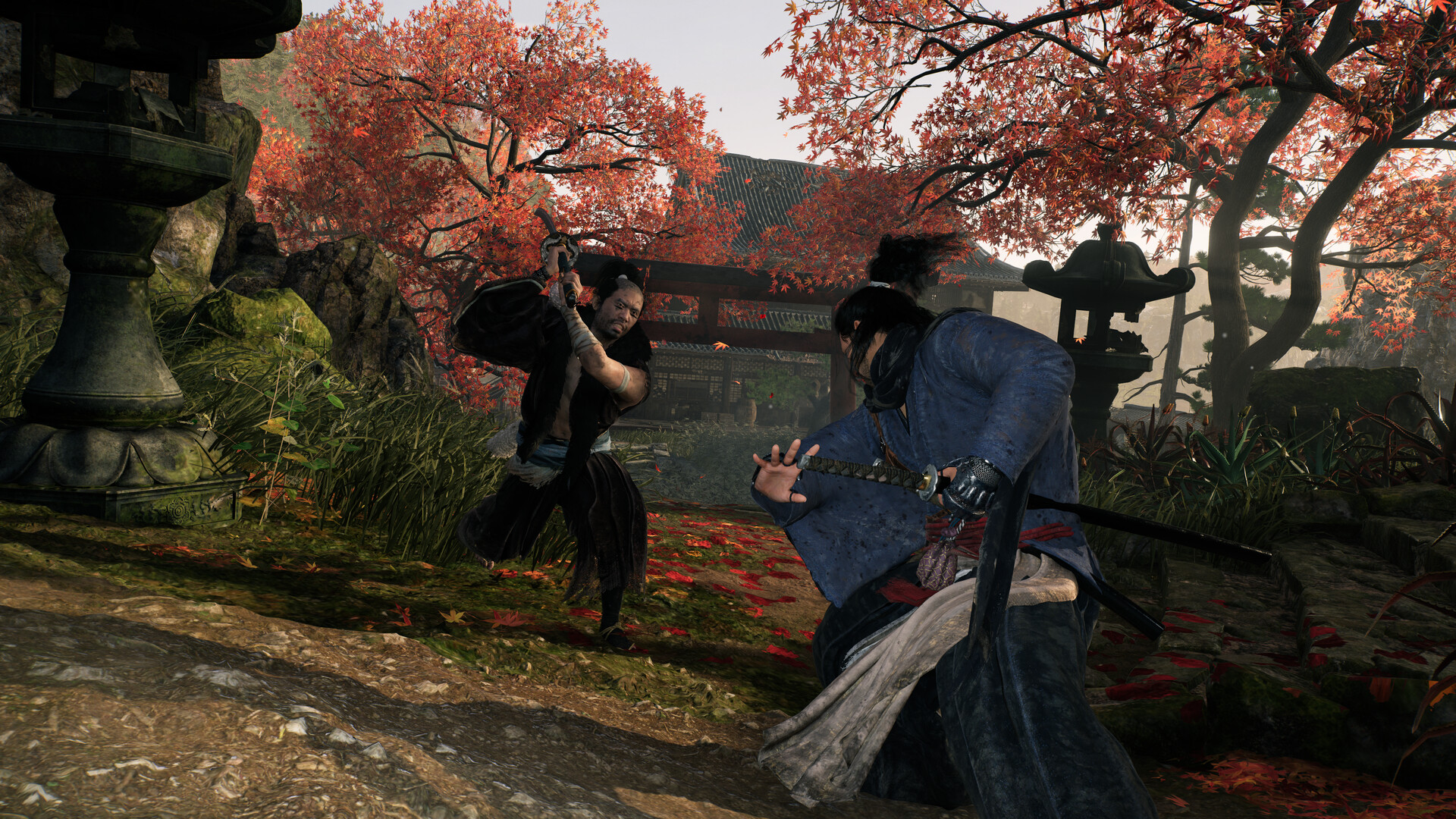 Rise of the Ronin – Zwei Krieger kämpfen unter roten Ahornbäumen