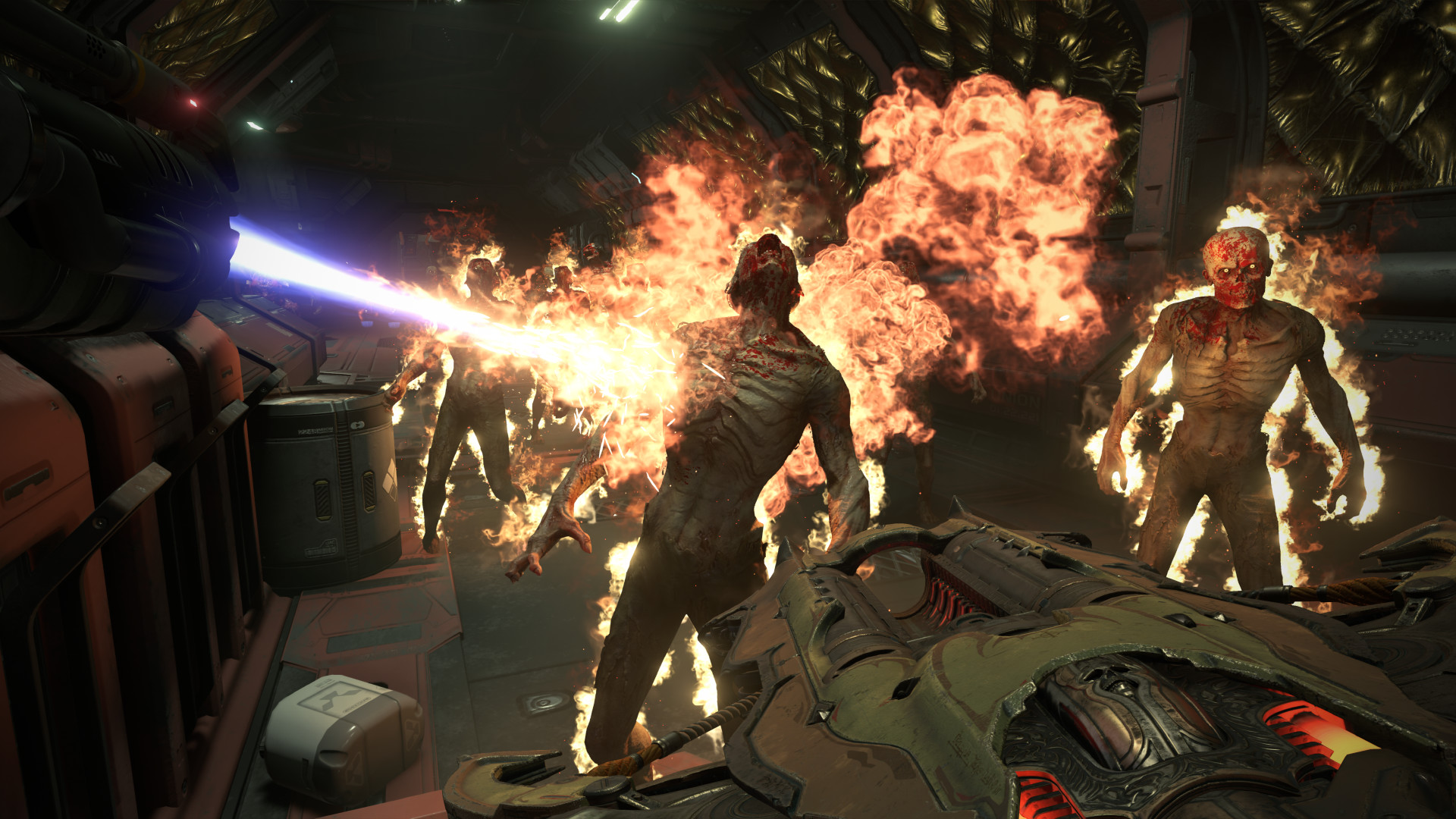 DOOM Eternal: Spieler setzt den Schulter-Flammenwerfer gegen mehrere Zombies ein